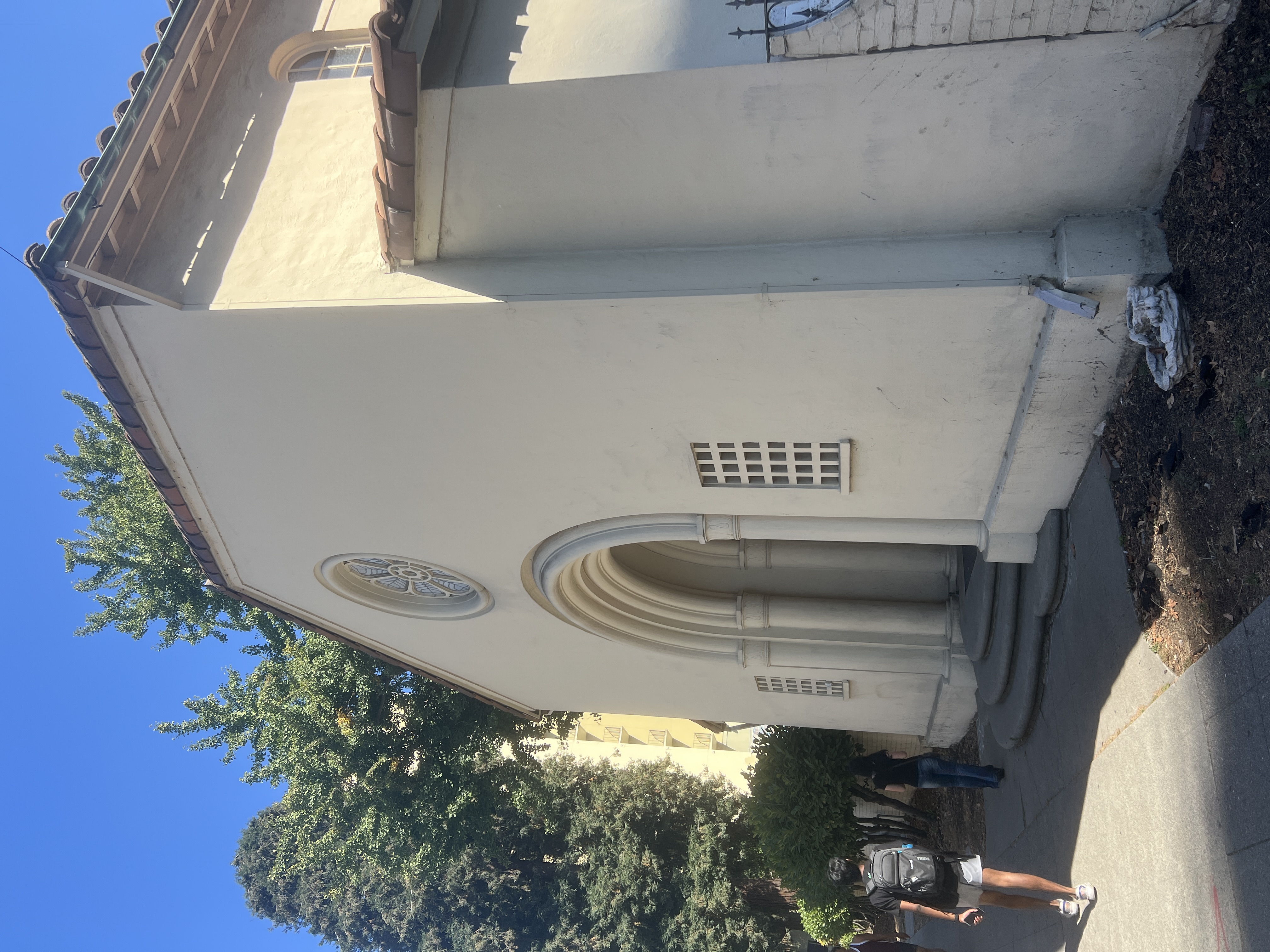 Right image description